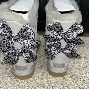 Ugg Women's Bailey Bow Leopard Size US 9 color Seal